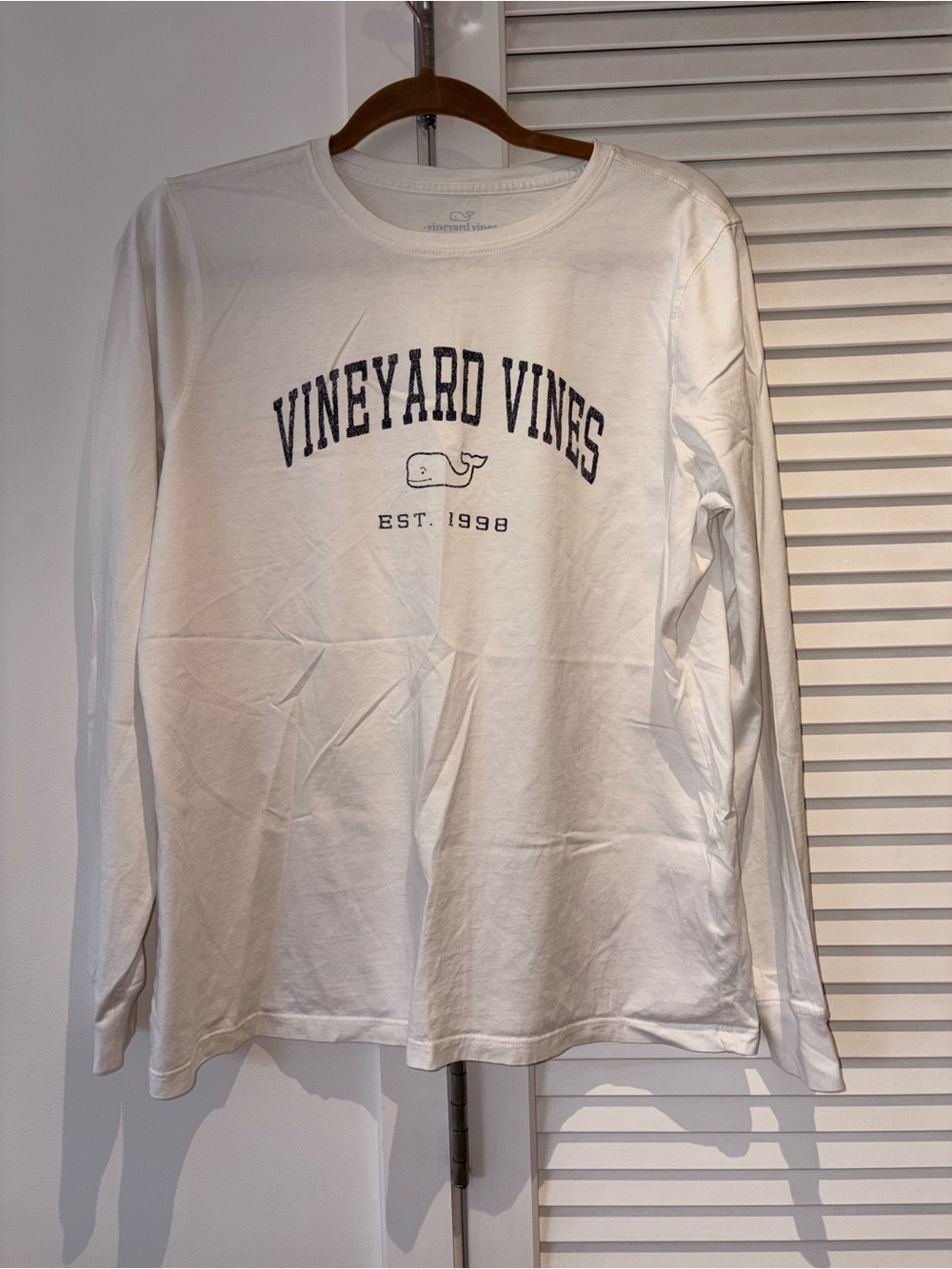 Vineyard Vines Women’s White Long-Sleeve Logo Tee